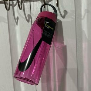 Nike pink water bottle
